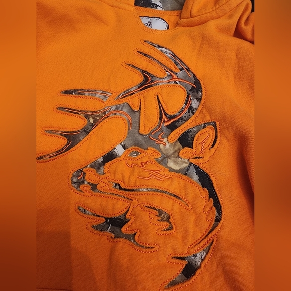 Legendary  whitetails hoodie - Picture 5 of 6